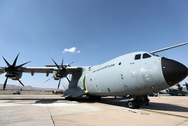 Son dakika: Yeni uçuş eğitim yılı başladı! Milli Savunma Bakanı Hulusi Akar kokpitte