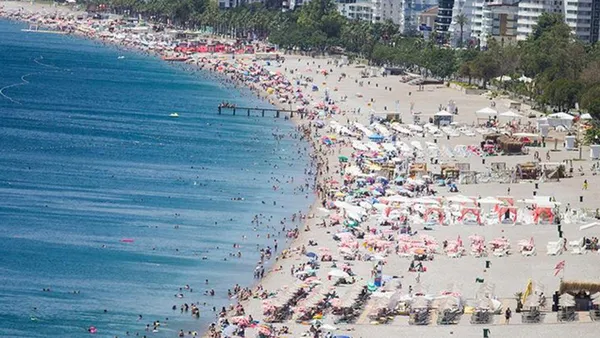 Antalya'ya turist akını: Bir günde 90 bin kişi giriş yapıyor! Bazı otellerde boş yastık bile kalmadı - 5