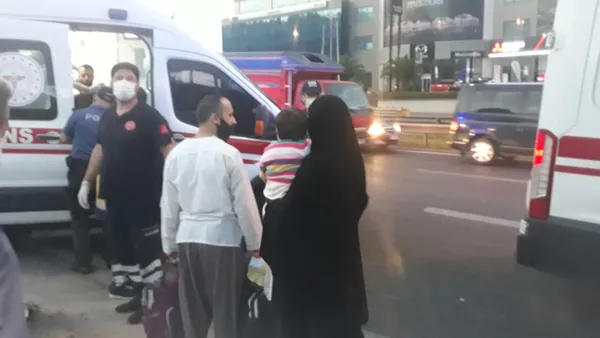 Son dakika | İstanbul Pendik'te otobüs yan yattı! Yaralılar var - 3