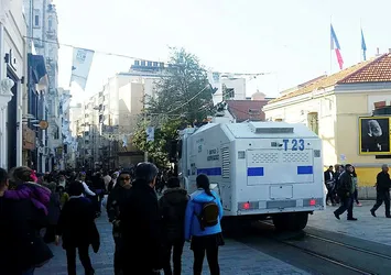 Taksim Meydanı'nda yoğun güvenlik önlemi