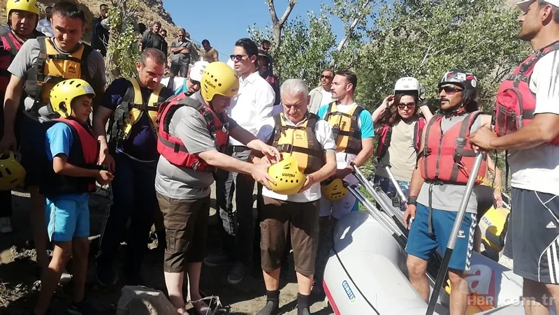 Binali Yıldırım Erzincan'da rafting yaptı 6