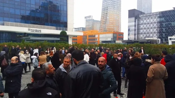 chpli-atasehir-belediyesinden-ucretlerini-alamayan-personel-is-birakma-eylemi-baslatti-belediye-baskani-ilgezd-1669992478211.jpg CHP'li Ataşehir Belediyesi'nden ücretlerini alamayan personel iş bırakma eylemi başlattı! Belediye Başkanı İlgezdi tehdit etti - 4