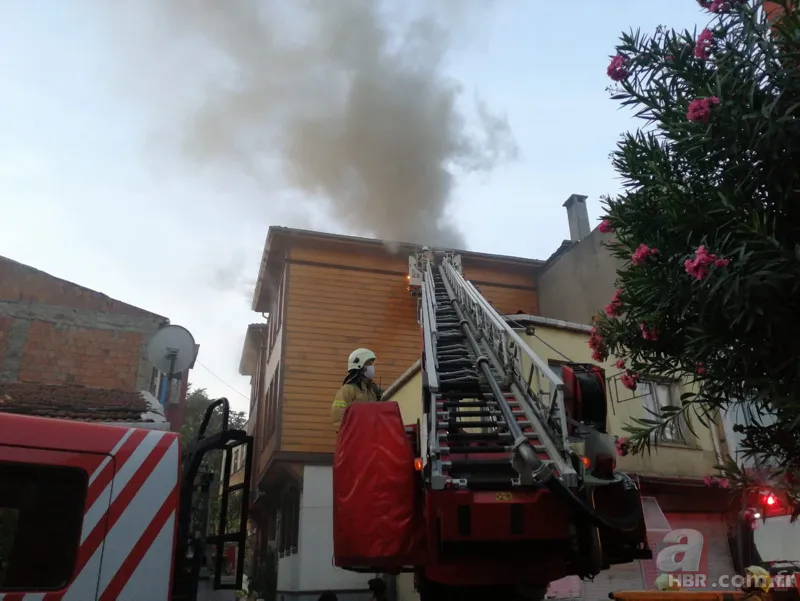 Fatih'te korkutan yangın! İki katlı otelde büyük panik 4