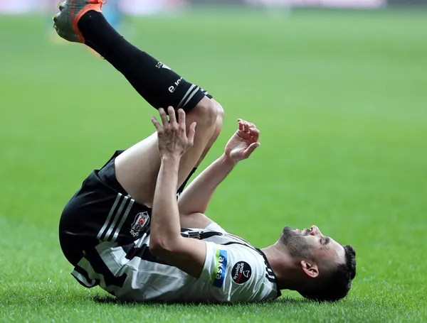 Dolmabahçe’de futbol resitali: Beşiktaş ile Trabzonspor 4 gollü maçta yenişemedi