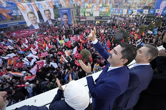 cumhur-ittifakinin-istanbul-buyuksehir-belediye-baskan-adayi-murat-kurumdan-imamogluna-salvolar-istanbul-senin-1711220764620.jpeg Cumhur İttifakı'nın İstanbul Büyükşehir Belediye Başkan adayı Murat Kurum'dan İmamoğlu'na salvolar: "İstanbul senin babanın çiftliği mi?" - 1