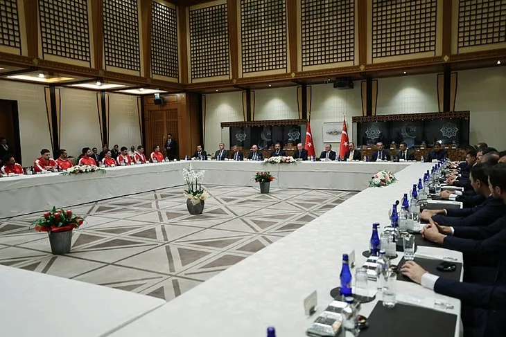 Başkan Erdoğan 12 Dev Adam'ı kabul etti
