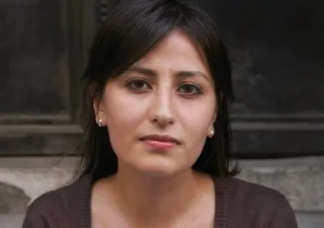 Türkiye düşmanları aynı safta! HDP'li vekilin evinden FETÖ elebaşının Kürtçe kitapları çıktı