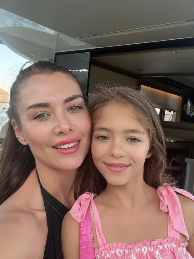 sosyal-medyada-15-yas-sinirina-unlulerden-destek-mesajlari-1767851937635.jpg Kaynak: Instagram