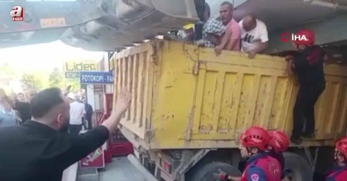 Kamyonun frenleri patladı dükkana daldı