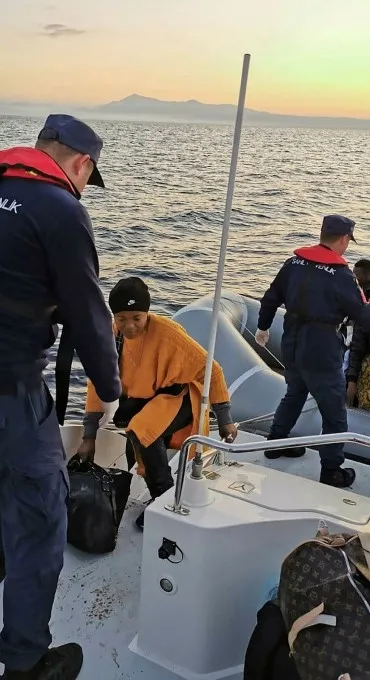 Didim ve Kuşadası'nda 111 göçmen yakalandı - 2