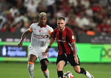 Galatasaray'ın Gabonlu yıldızından ayrılık iddialarına yanıt