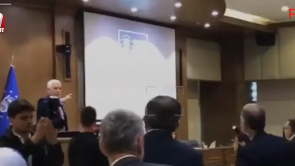 Bursa meclis toplantısında gerginlik!