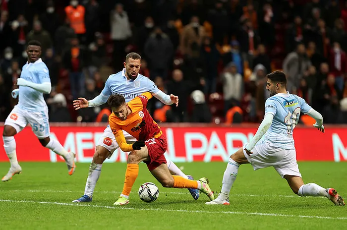 SON DAKİKA! Başakşehir maçı sonrası canlı yayında duyurdu: Galatasaray TFF'ye başvuracak - 4