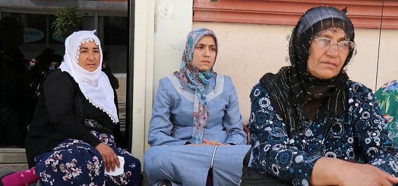 Oturma eylemi yapan Diyarbakır annelerinden HDP'lilere tepki