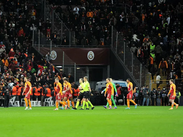 Aslan’ın nefesi yetmedi! Galatasaray 1-2 Barcelona MAÇ SONUCU-ÖZET