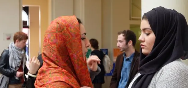 Fransa’dan avukatlara başörtüsü yasağı