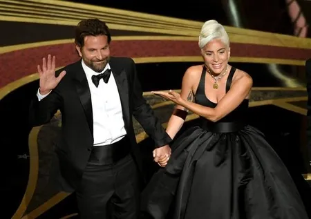 Demet Akalın da sessiz kalmadı! Demet Akalın'dan Irina Shayk'a Lady Gaga mesajı