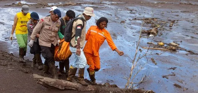 Endonezya’da heyelan ve sel nedeniyle ölenlerin sayısı 58’e çıktı