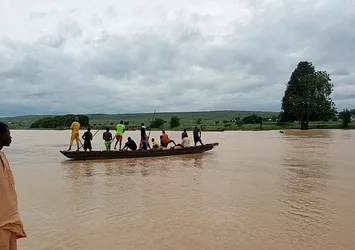 Nijerya'da yolcu teknesi faciası! 40 kişi kayıp