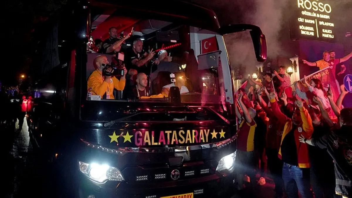 Galatasaray'a Florya'da coşkulu karşılama