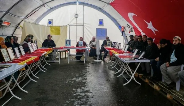 Evlatları HDP tarafından kaçırılan acılı anneler bayramı buruk karşılıyor - 1