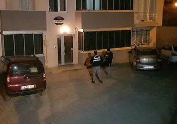 Kız arkadaşına mesaj atıp intihar etti!