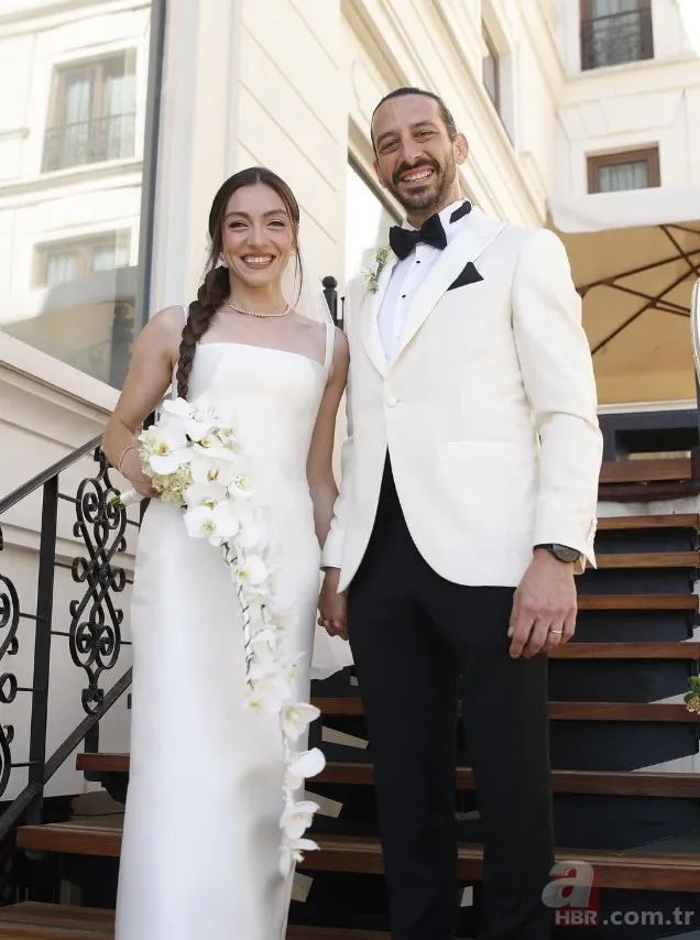 Hülya Avşar'ın eski eşi Kaya Çilingiroğlu'nun yeni sevgilisine bakın! Kızı Zehra'dan bile küçükmüş... 17