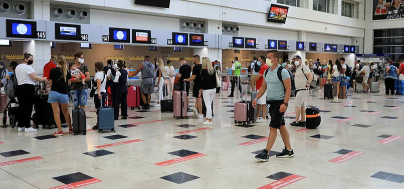 Antalya'ya bir haftada 180 bin turist geldi