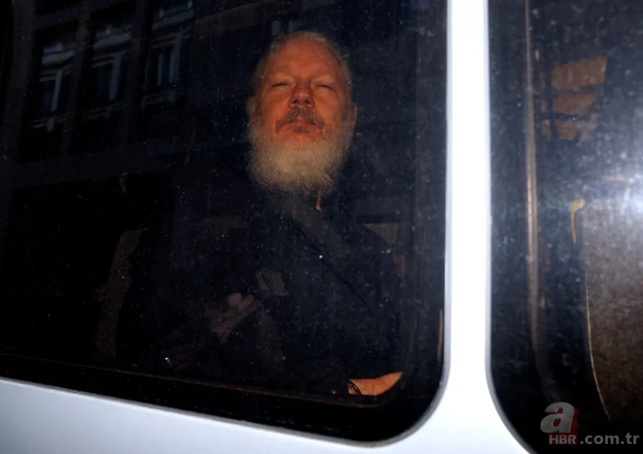 Julian Assange cephesinden açıklama! Julian Assange neden kaçtı? 11