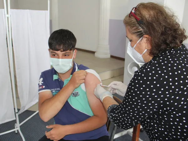 Aşı olana virüs bulaşır mı | Dikkat çeken araştırma sonucu! Aşı olmayanların virüse yakalanma ihtimali 3 kat daha fazla - 2