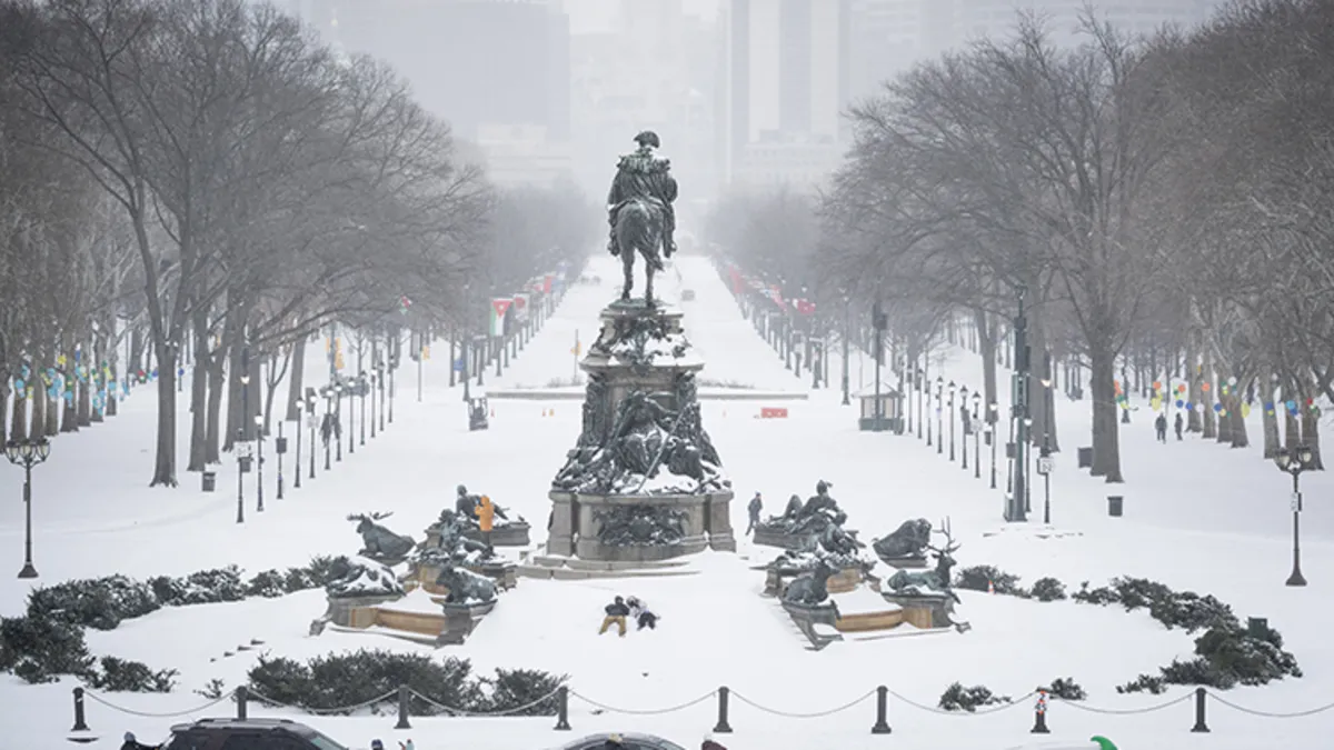 Kar fırtınası ABD'yi felç etti! Bir otoyol tüneli girişine çığ düştü: O anlar kamerada