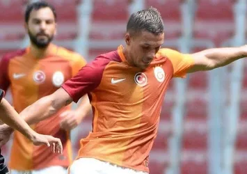 Lukas Podolski'den olay Hello Kitty paylaşımı!
