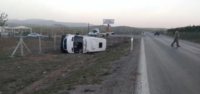 KONYA'DA MİNİBÜS ŞARAMPOLE DEVRİLDİ: 19 YARALI