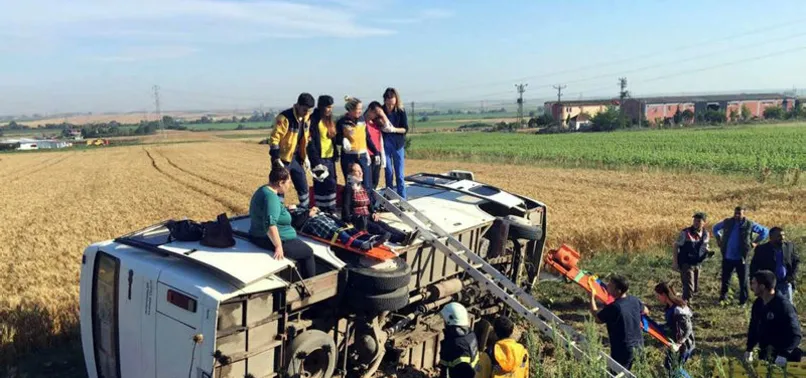 Tekirdağ'da işçi servisi devrildi: 18 yaralı