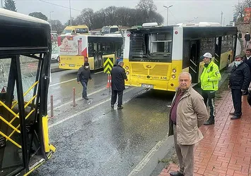 İETT otobüsü minibüse çarptı! Korku dolu anlar kamerada