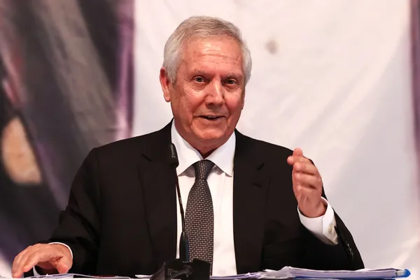 Son dakika | Aziz Yıldırım'dan önemli açıklamalar! Ali Koç'a çok sert sözler: Seni bu seyirci ile göndereceğim - 11