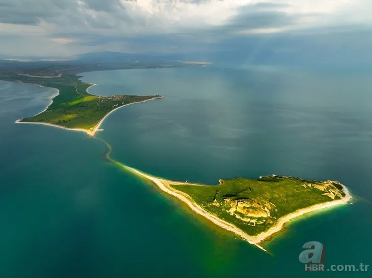 Burası Maldivler değil Türkiye! Van Gölü’ndeki o masalsı adayı biliyor muydunuz?