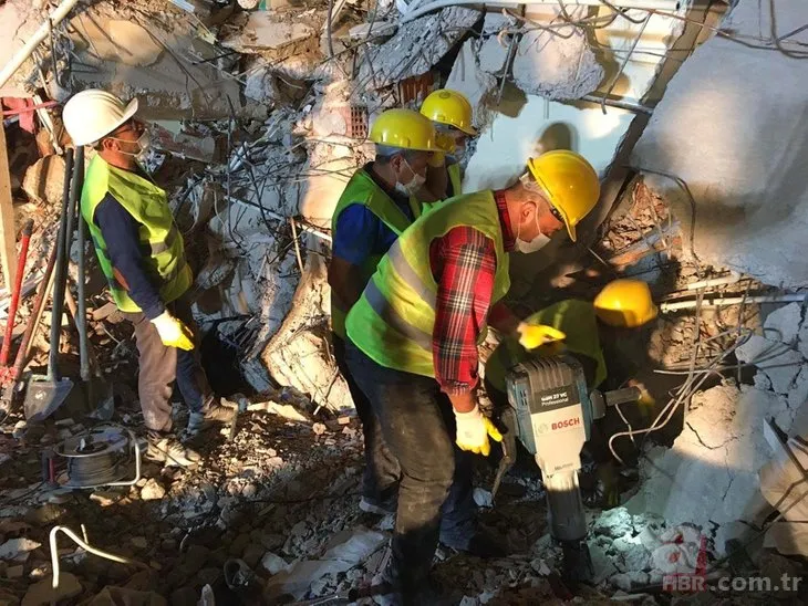 Somalı madenciler eylemi bırakıp İzmir depremi için yardıma koştu