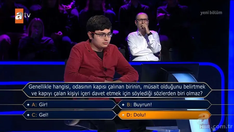 Milyoner'de ilginç anlar! Genç yarışmacı tarih sorusunda şoku yaşadı | Ödül çekini almadan gidiyordu... 10