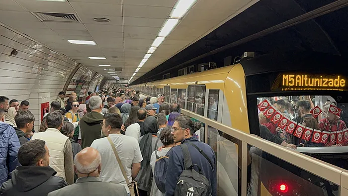 1714024400866.jpg Vatandaş isyan etti arıza sonunda giderildi! Üsküdar-Samandıra Metro Hattı'nda seferler 72 saat sonra normale döndü... - 5