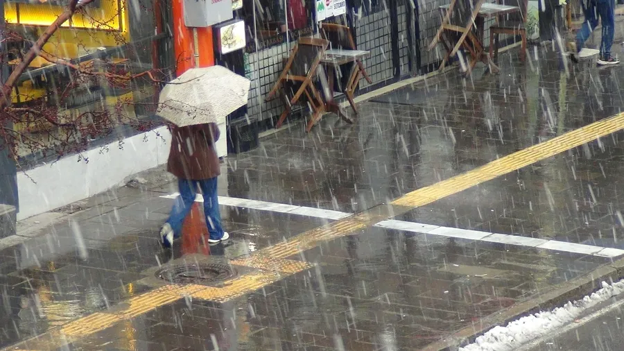 super-el-nino-kapida-3-gun-boyunca-yagis-yok-sicaklik-artacak-istanbul-ankara-1776055005182.jpg Meteoroloji Genel Müdürlüğü, soğuk ve yağışlı havanın bugün doğu illerinden çekileceğini açıkladı. (Fotoğraf: A Haber Foto Arşiv)