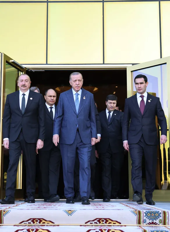 Son dakika: Başkan Erdoğan Türkmenistan ziyareti dönüşü gazetecilerin sorularını cevapladı! Türkmen gazı mesajı: Talimat verdim