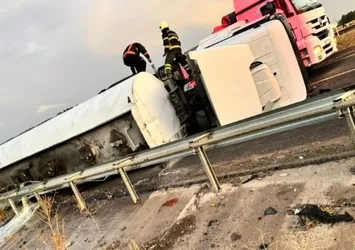 Mazot yüklü tanker otomobile çarptı! Aynı aileden 6 yaralı var