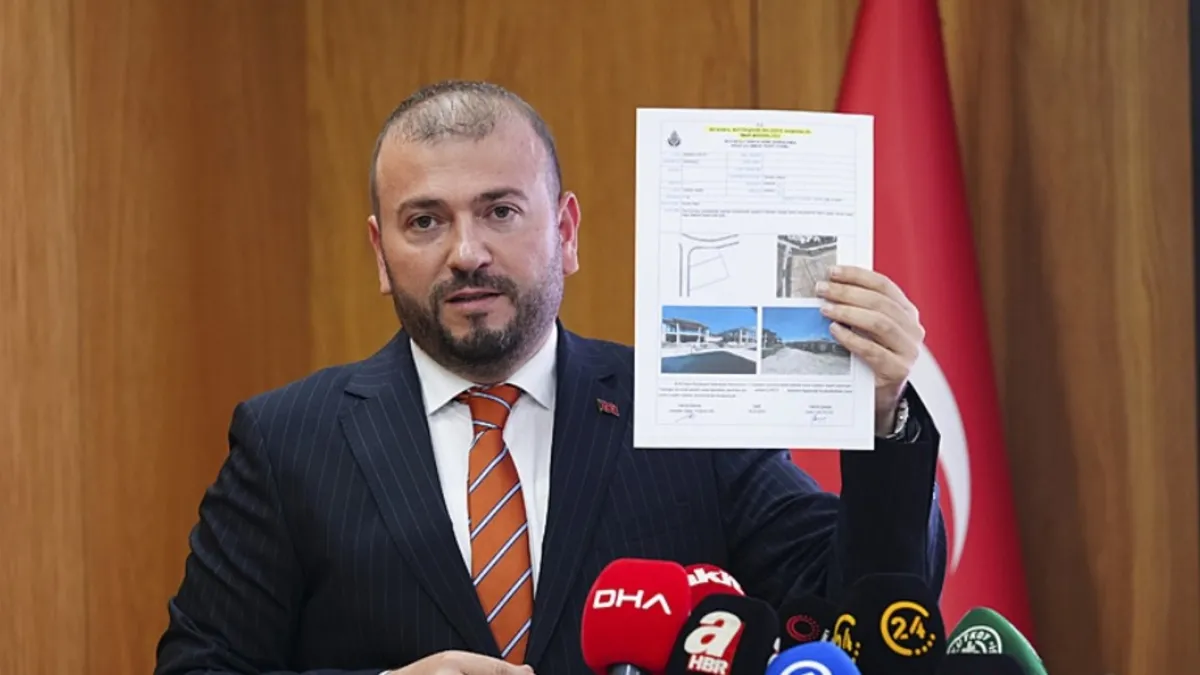 Arnavutköy Belediyesi'ni hedef alan CHP'li Özel'in "asfalt" yalanına belgeli yanıt: Yalan ağzına yuva yapmış