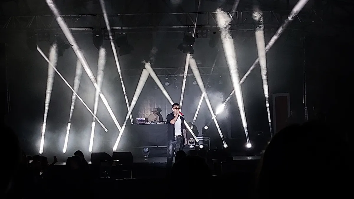 Motive mahlaslı rapçinin konserinde tornavida ve bıçaklı saldırı: 2 genç yaralandı! "Niye selam vermediniz" kavgası