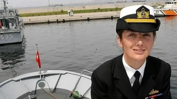 Türkiye’nin ilk kadın amirali Gökçen Fırat’a NATO’dan büyük övgü: Konumu kritik öneme sahip