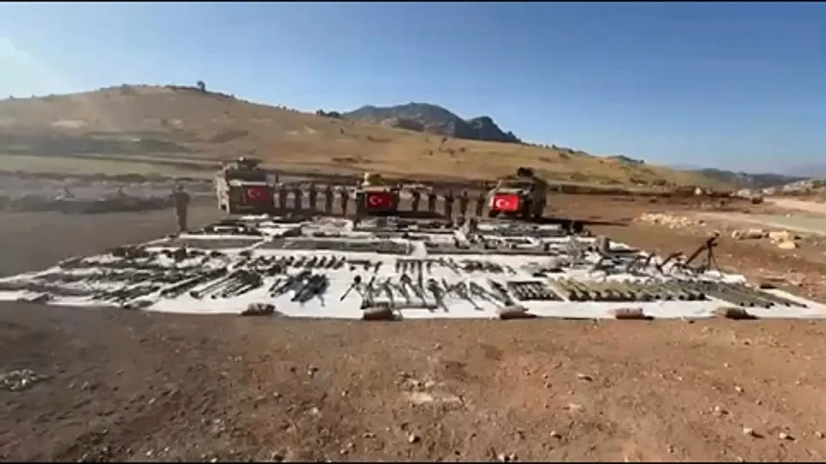 MSB paylaştı! Teröristlerin kullandığı 33 odalı 1800 metrelik mağara imha edildi! Yüzlerce mühimmat ele geçirildi