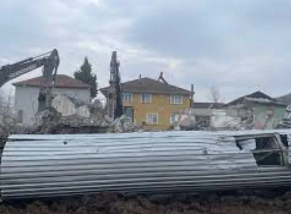 bakan-murat-kurum-depremin-meydana-geldigi-duzcede-bina-yikim-calismasina-katildi-1669552084421.jpg Bakan Murat Kurum, depremin meydana geldiği Düzce'de bina yıkım çalışmasına katıldı - 2