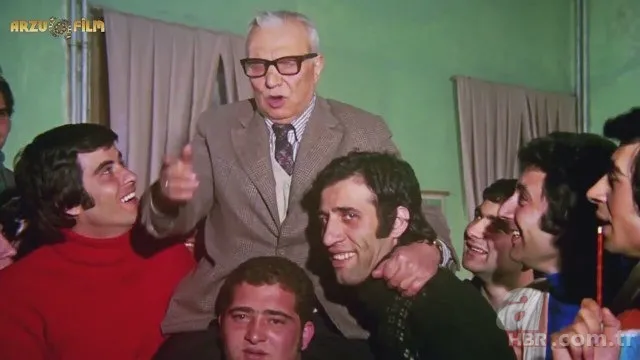 Şaban Oğlu Şaban'ın Ramazan'ı bakın kimin oğlu çıktı! Halit Akçatepe babasıyla aynı filmde... 7