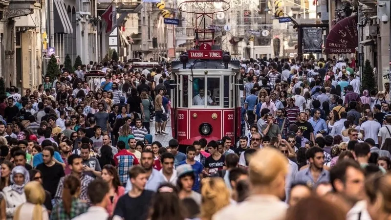 cumhurbaskanligi-seciminde-en-yakin-orani-tahmin-etmisti-istanbul-icin-anket-sonuclarini-da-aciklamaya-basladi-1707810335216.jpeg Cumhurbaşkanlığı seçiminde en yakın oranı tahmin etmişti! İstanbul için anket sonuçlarını da açıklamaya başladı! İşte son durum… - 1